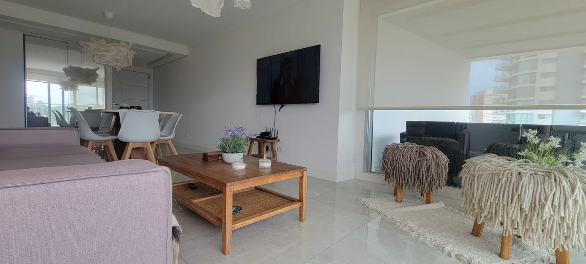 Apartamento en Playa Mansa, propiedad 303142 -Imagen 1