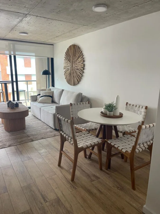 Apartamento en Playa Mansa, propiedad 303308 -Imagen 2