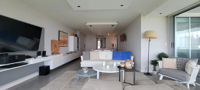 Apartamento 3 dormitorios frente al mar en venta