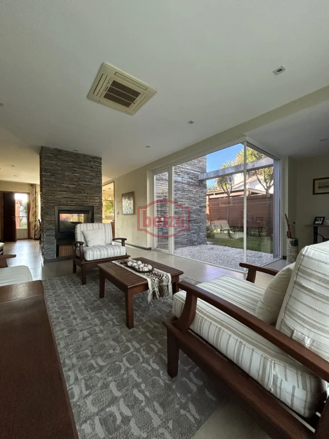 Casa en Playa Mansa, propiedad 287484 -Imagen 3