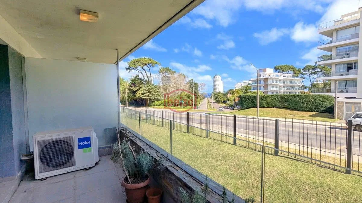 Apartamento en Playa Mansa, propiedad 287519 -Imagen 4