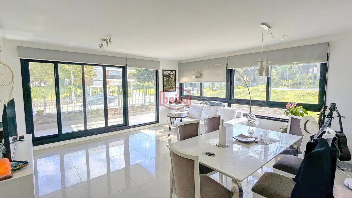 Apartamento en Playa Mansa, propiedad 287519 -Imagen 5
