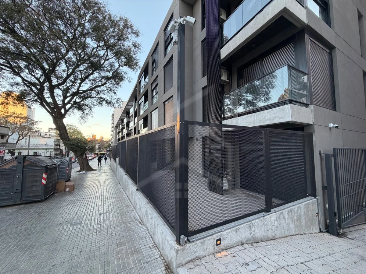 Garage en Tres Cruces, propiedad 299100 -Imagen 11