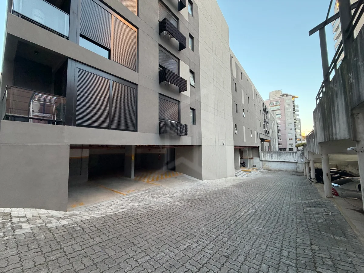 Garage en Tres Cruces, propiedad 299100 -Imagen 5