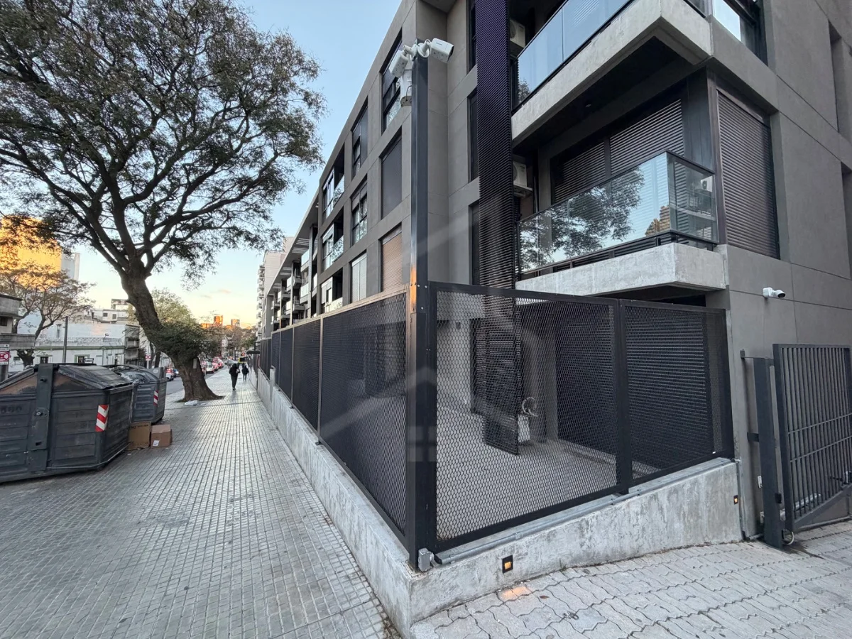 Garage en Tres Cruces, propiedad 299100 -Imagen 7