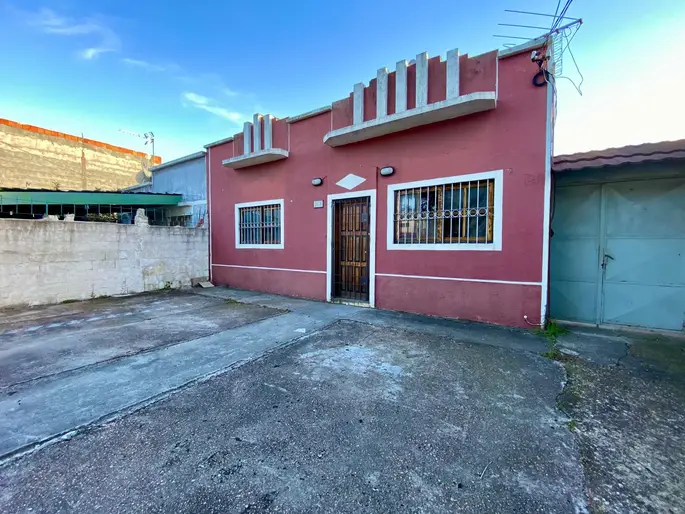Alquiler Casa De 2 Dormitorios Con Cochera