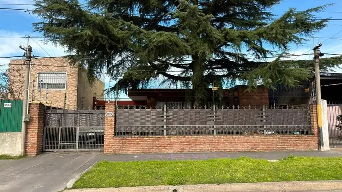 Flor De Maroñas Mateo Cortes Y Manuel Acuña A Metros De Cno. Maldonado Y  Osvaldo Cruz