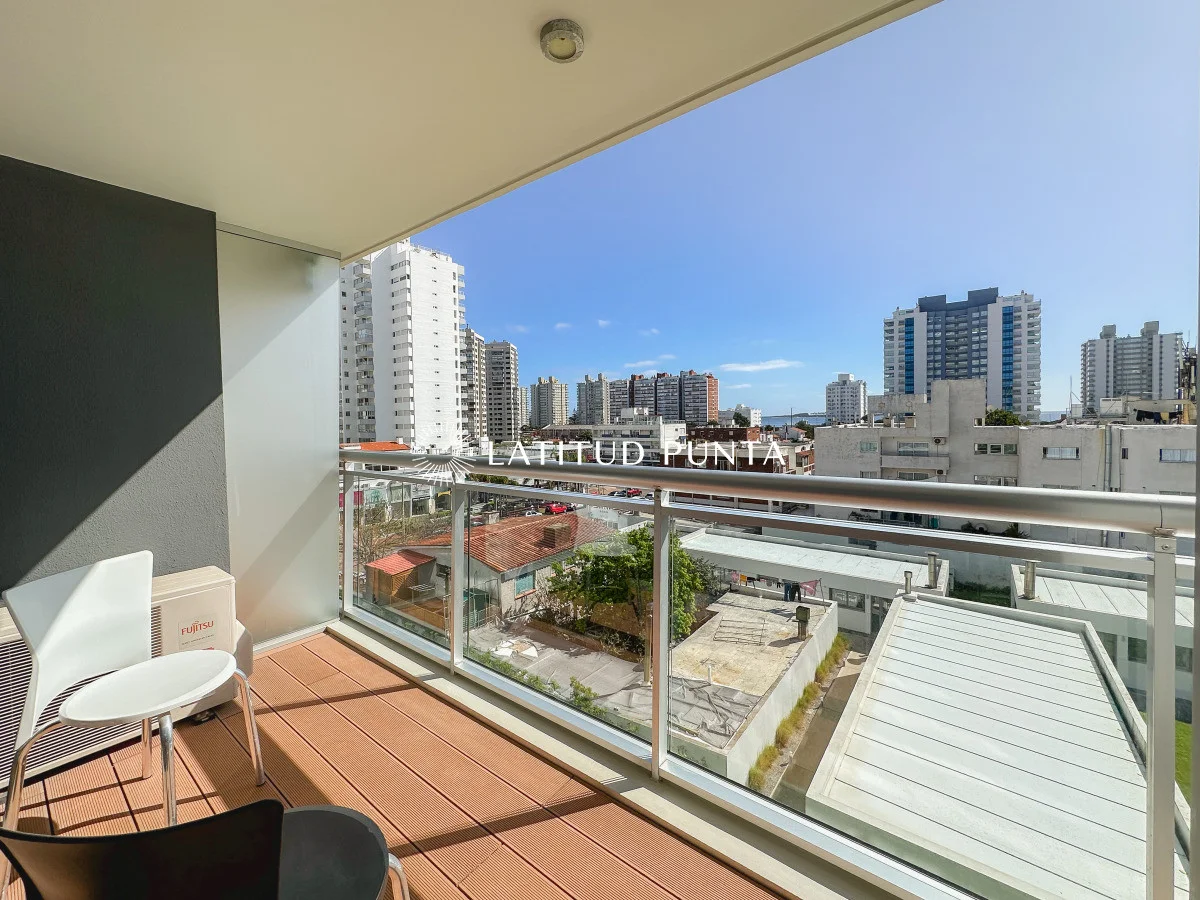 Apartamento en Playa Brava, propiedad 297040 -Imagen 2