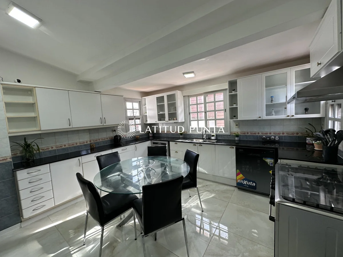Casa en Playa Mansa, propiedad 297044 -Imagen 7