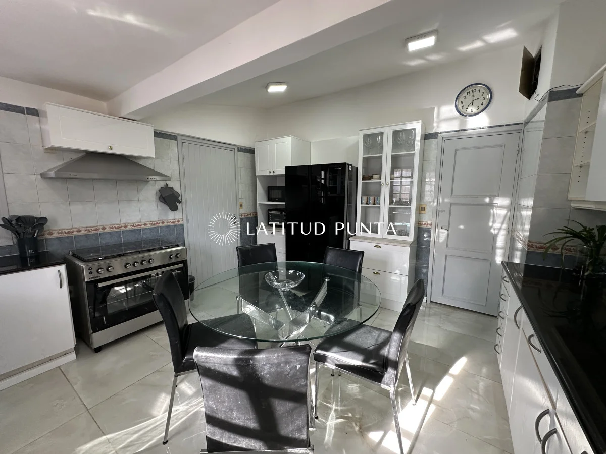 Casa en Playa Mansa, propiedad 297044 -Imagen 9