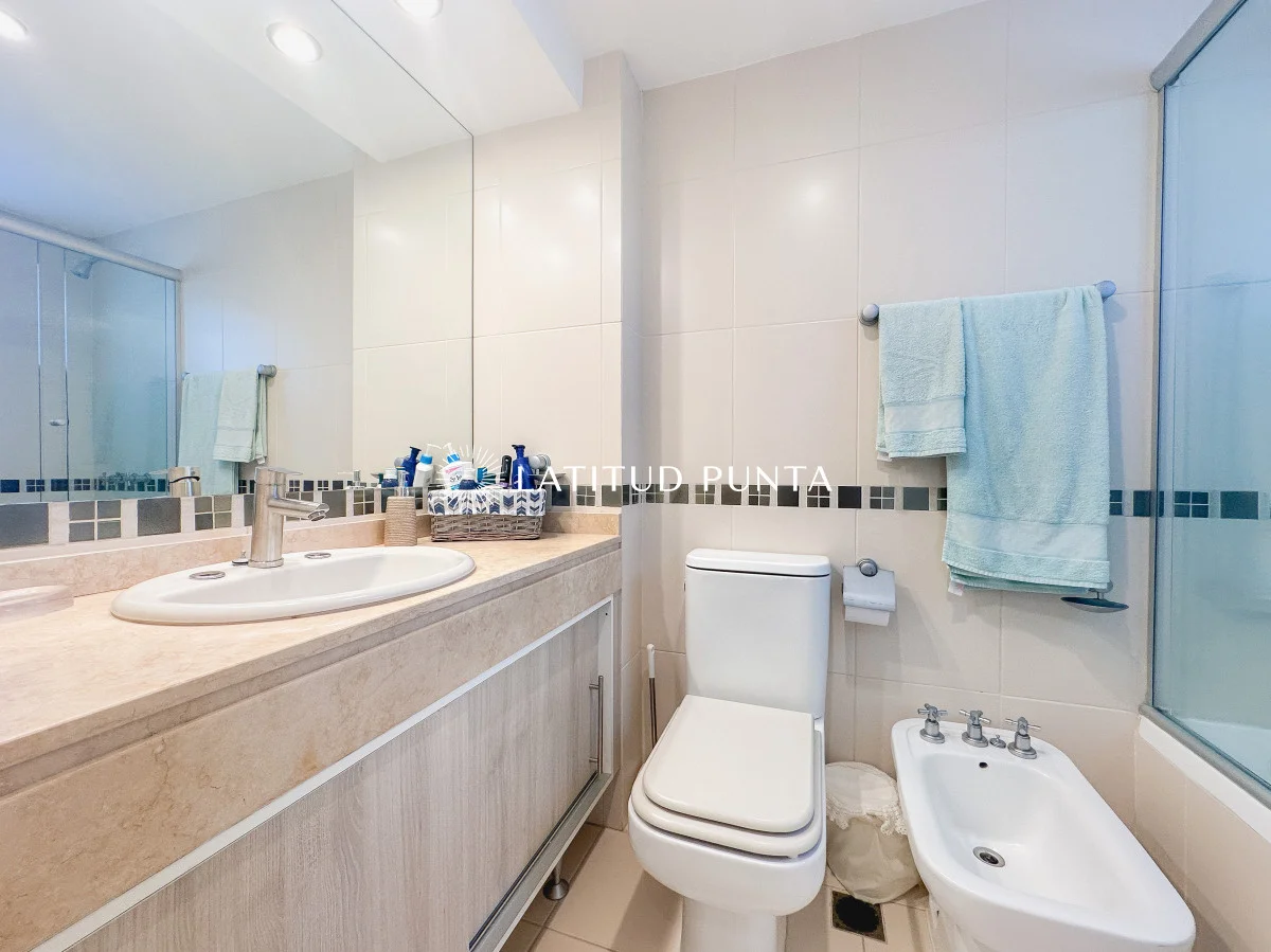 Apartamento en Playa Mansa, propiedad 297046 -Imagen 17