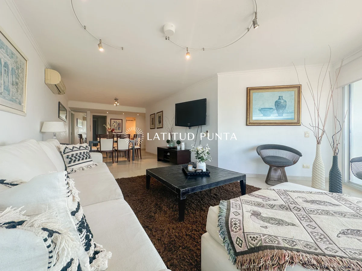 Apartamento en Playa Mansa, propiedad 297046 -Imagen 3