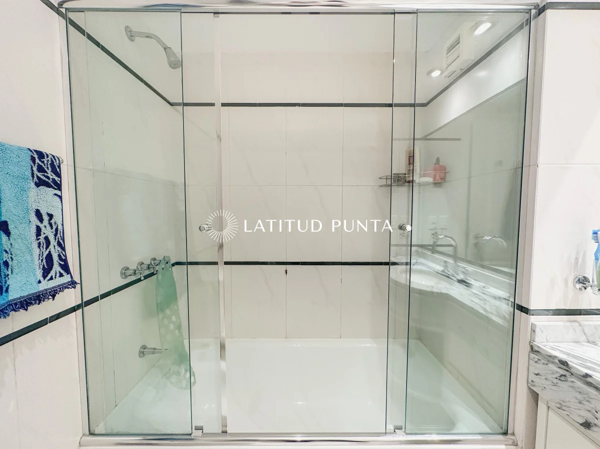 Apartamento en Playa Mansa, propiedad 297046 -Imagen 20
