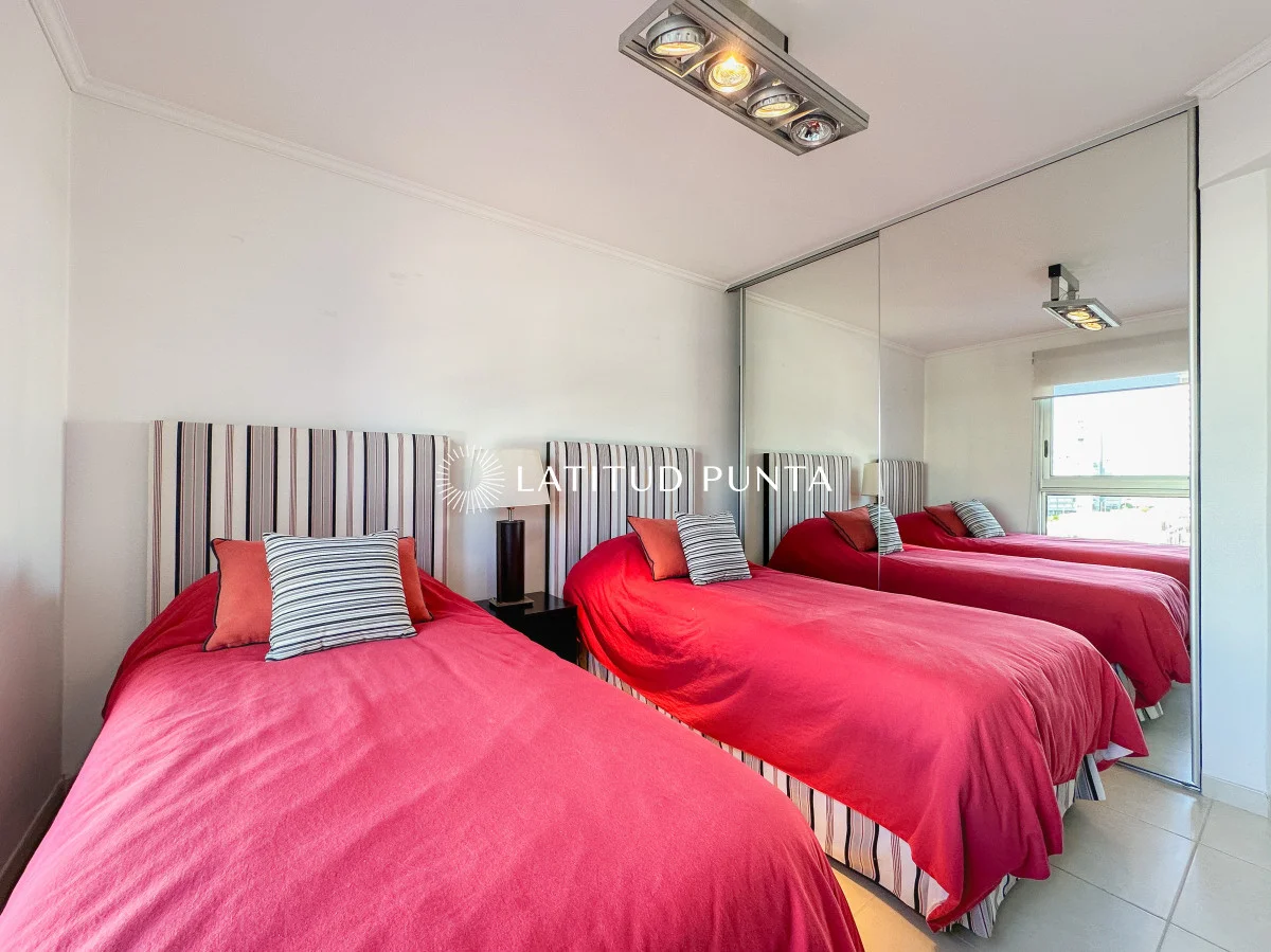 Apartamento en Playa Mansa, propiedad 297046 -Imagen 22