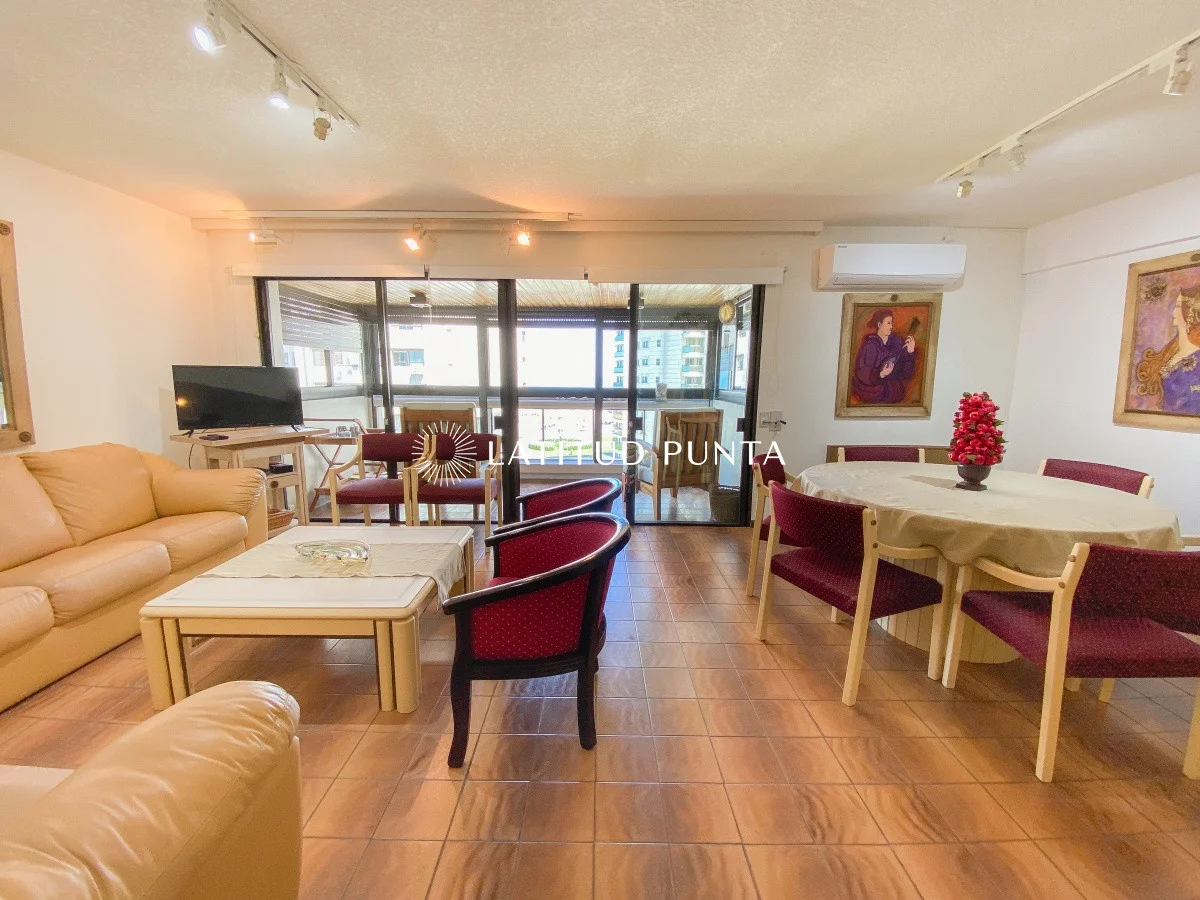 Apartamento en Playa Brava, propiedad 297050 -Imagen 2