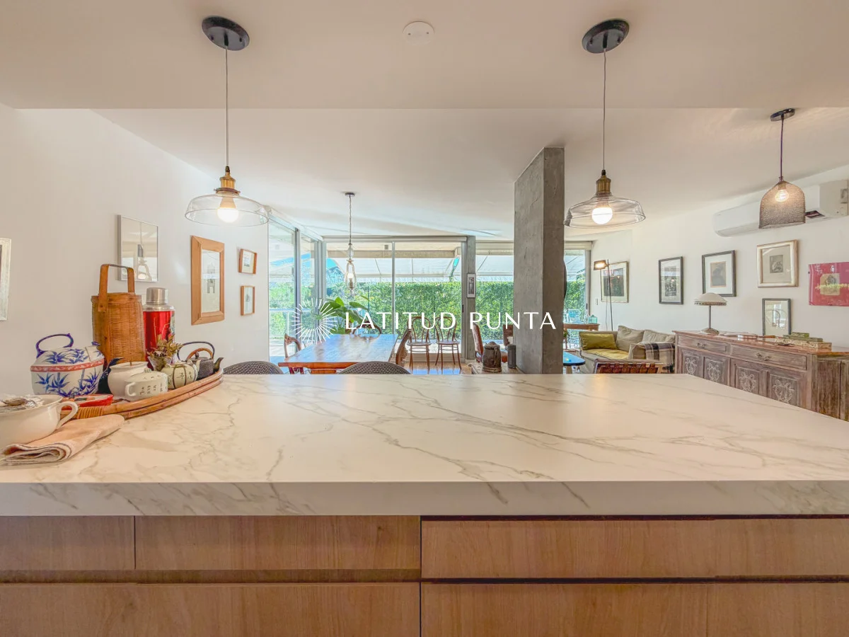 Apartamento en Playa Mansa, propiedad 297056 -Imagen 11