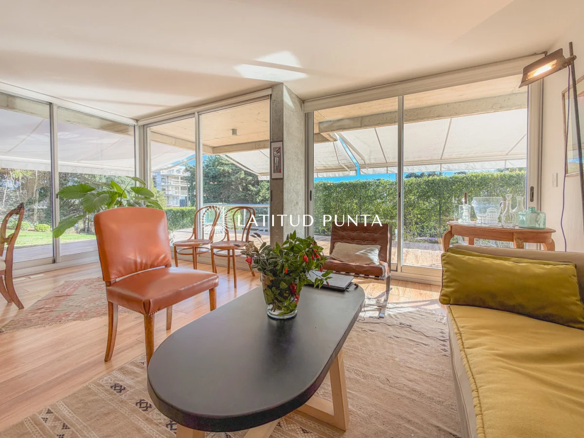 Apartamento en Playa Mansa, propiedad 297056 -Imagen 3