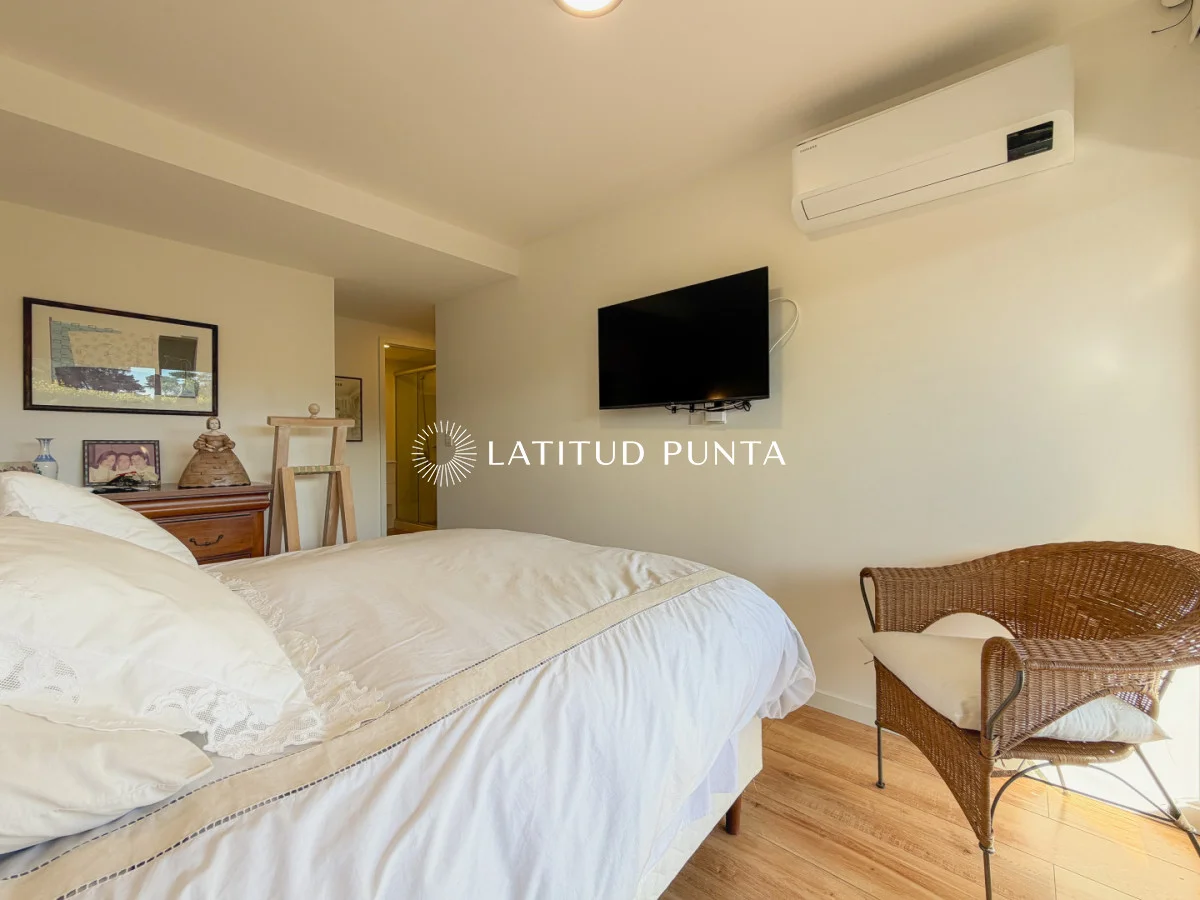 Apartamento en Playa Mansa, propiedad 297056 -Imagen 22