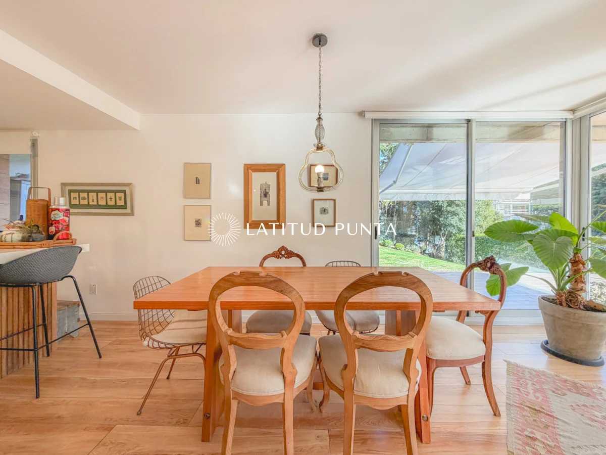 Apartamento en Playa Mansa, propiedad 297056 -Imagen 4