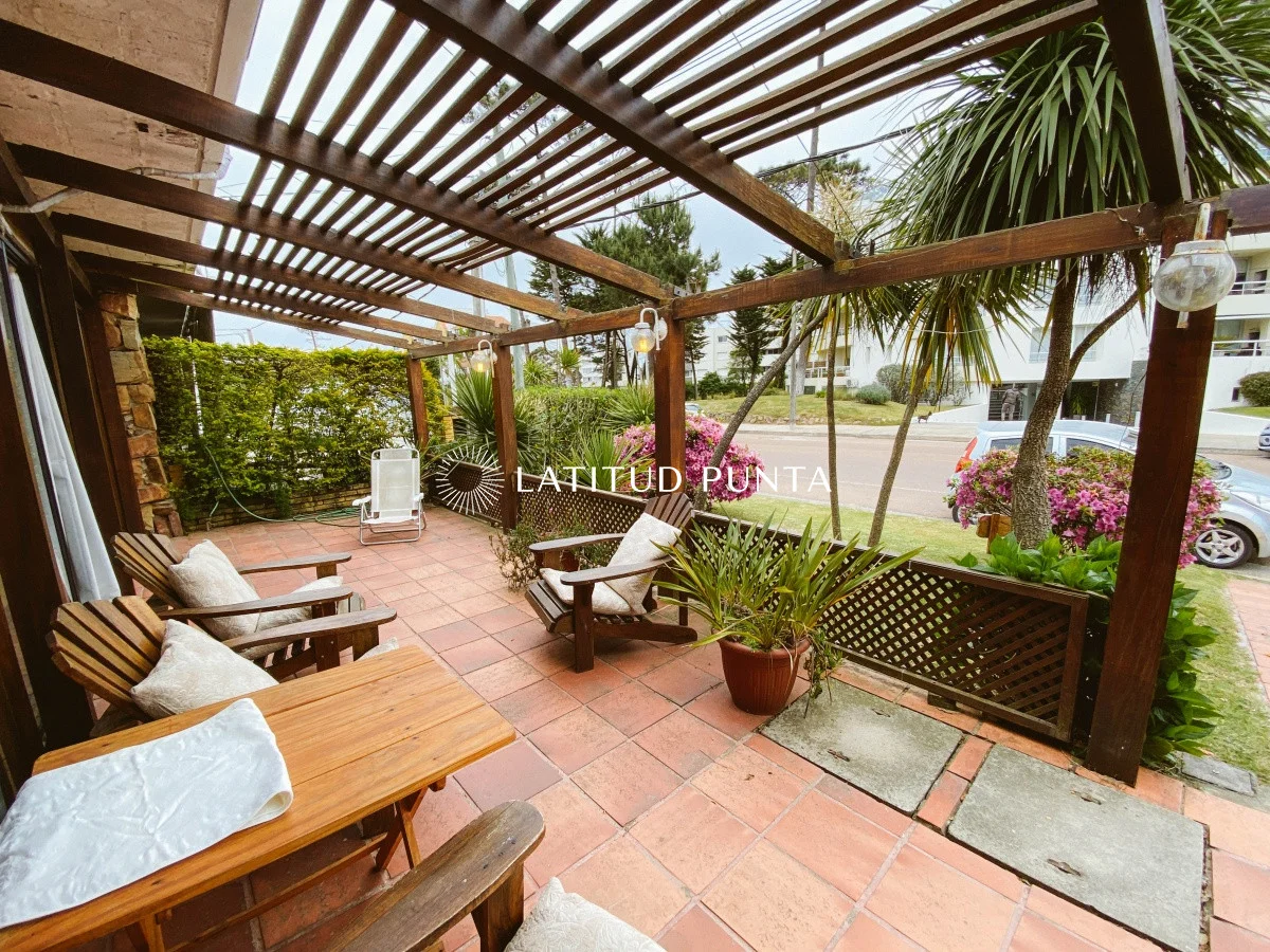 Casa en Playa Mansa, propiedad 297057 -Imagen 1