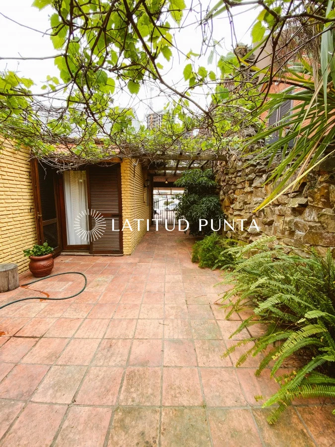 Casa en Playa Mansa, propiedad 297057 -Imagen 25