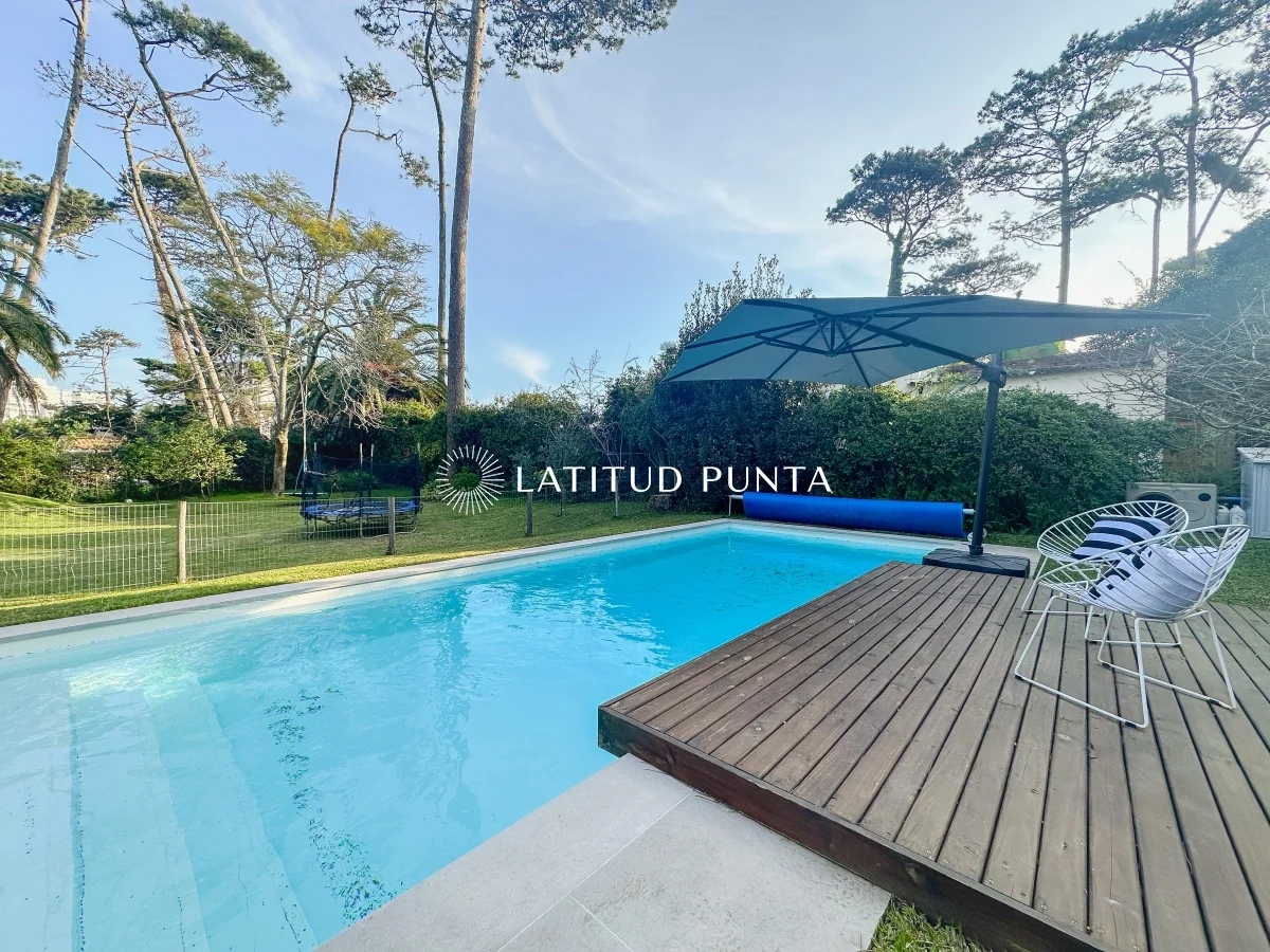 Casa en Playa Mansa, propiedad 297059 -Imagen 2
