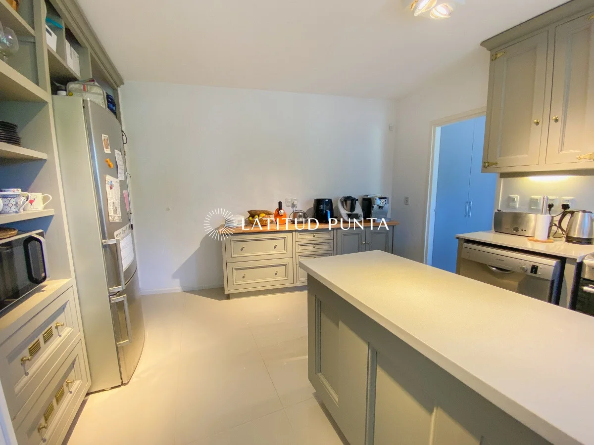 Casa en Playa Mansa, propiedad 297059 -Imagen 19