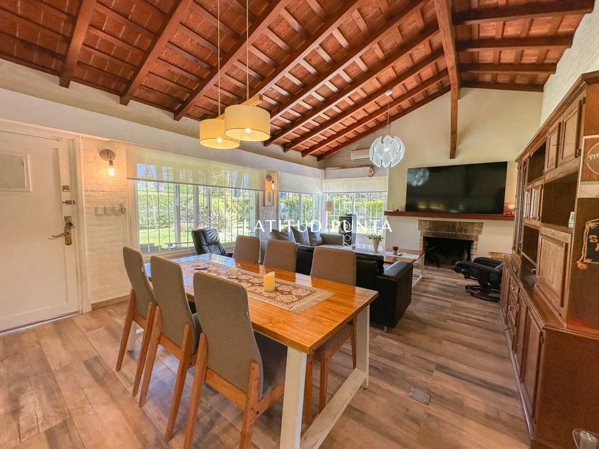 Casa en Playa Mansa, propiedad 297062 -Imagen 1