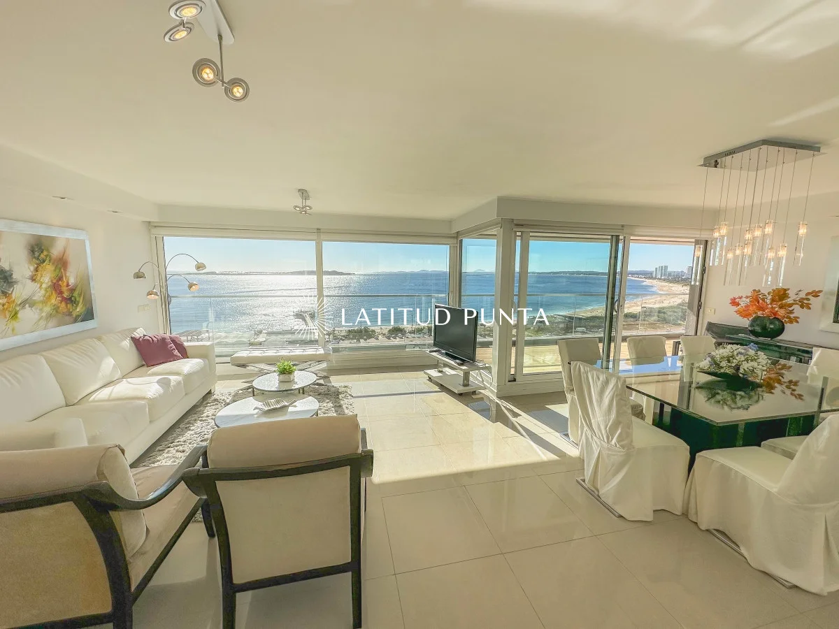 Apartamento en Playa Mansa, propiedad 301538 -Imagen 1