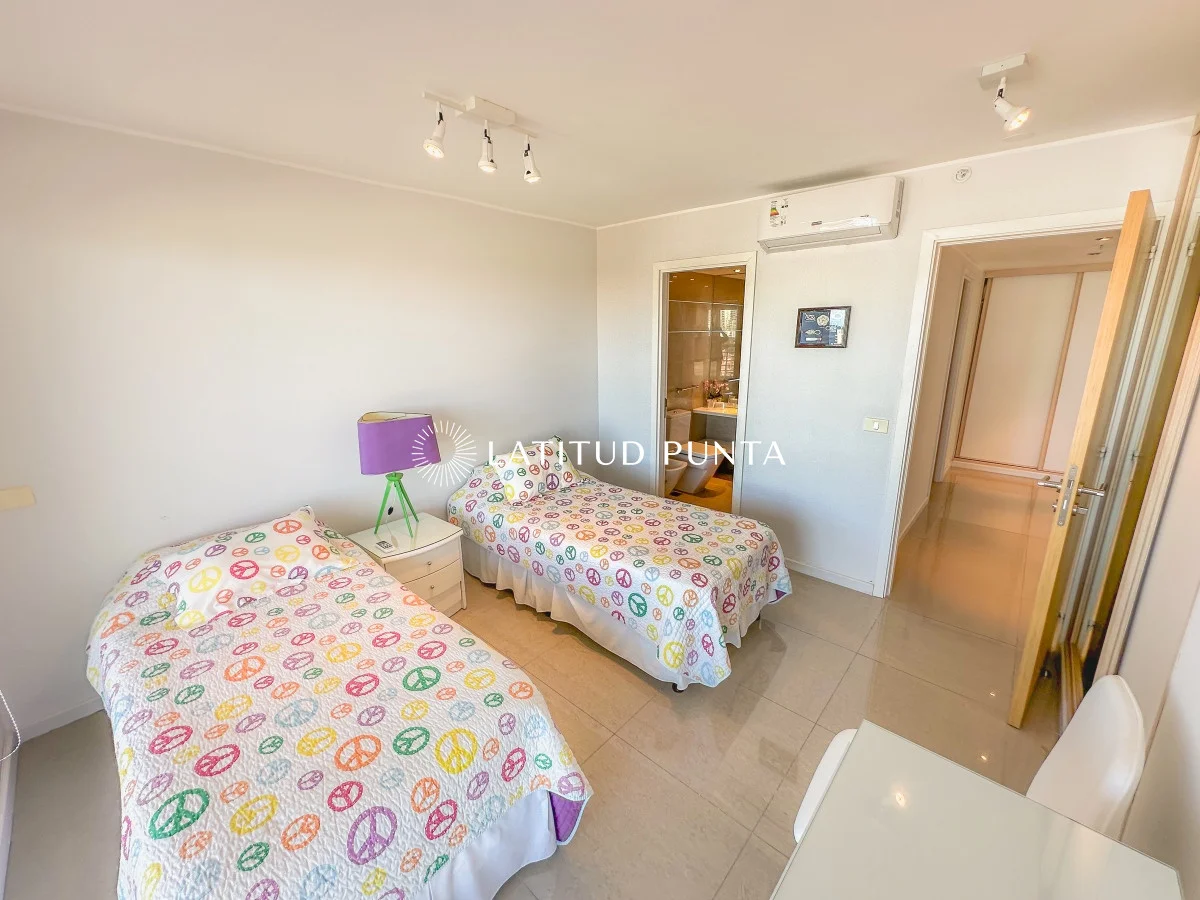 Apartamento en Playa Mansa, propiedad 301538 -Imagen 17