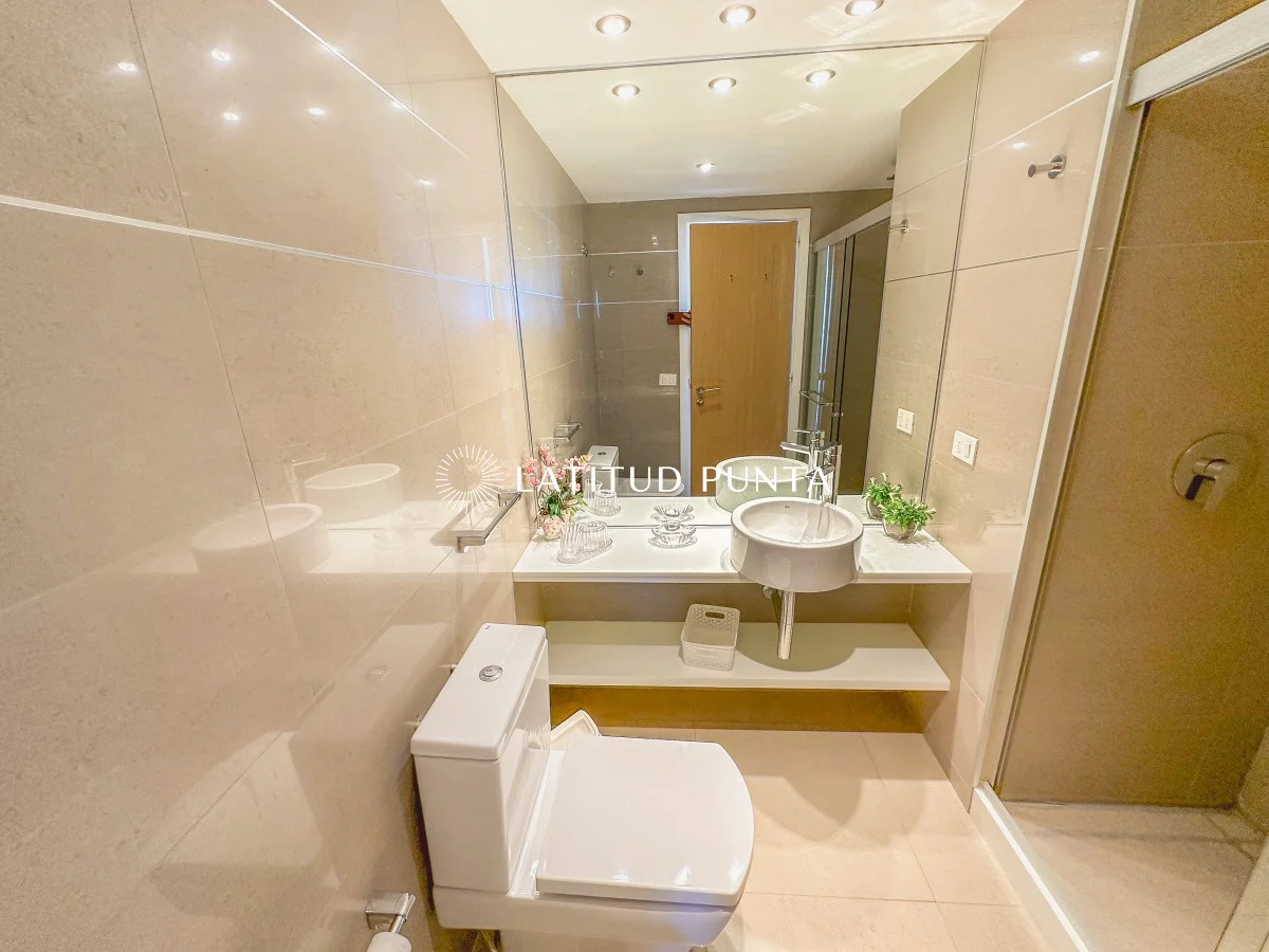 Apartamento en Playa Mansa, propiedad 301538 -Imagen 19