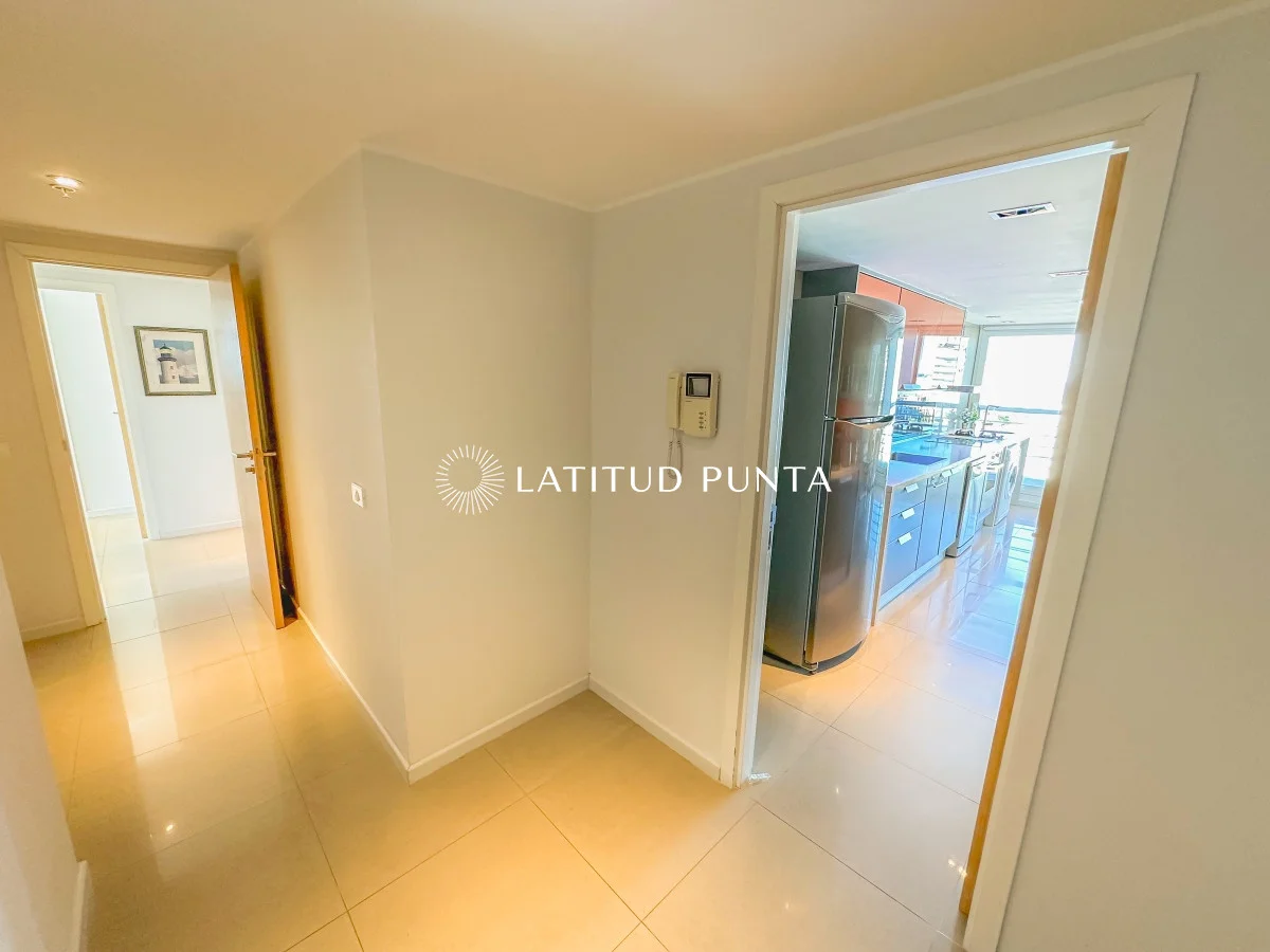 Apartamento en Playa Mansa, propiedad 301538 -Imagen 20
