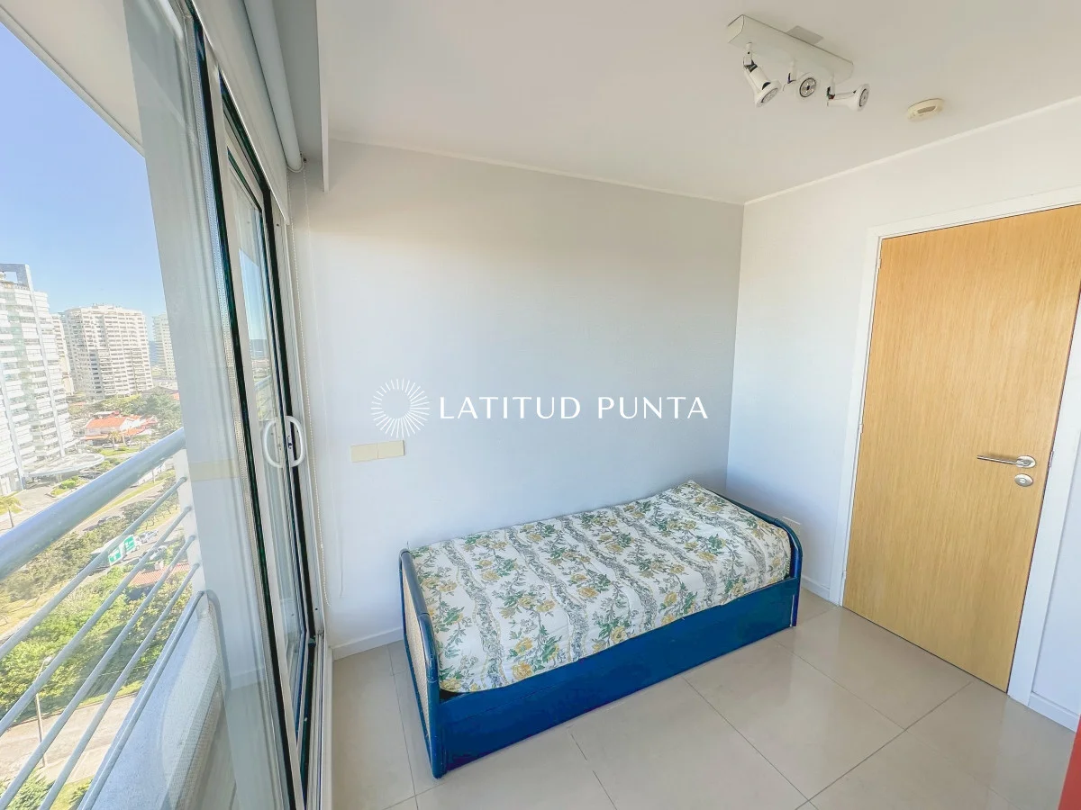 Apartamento en Playa Mansa, propiedad 301538 -Imagen 24