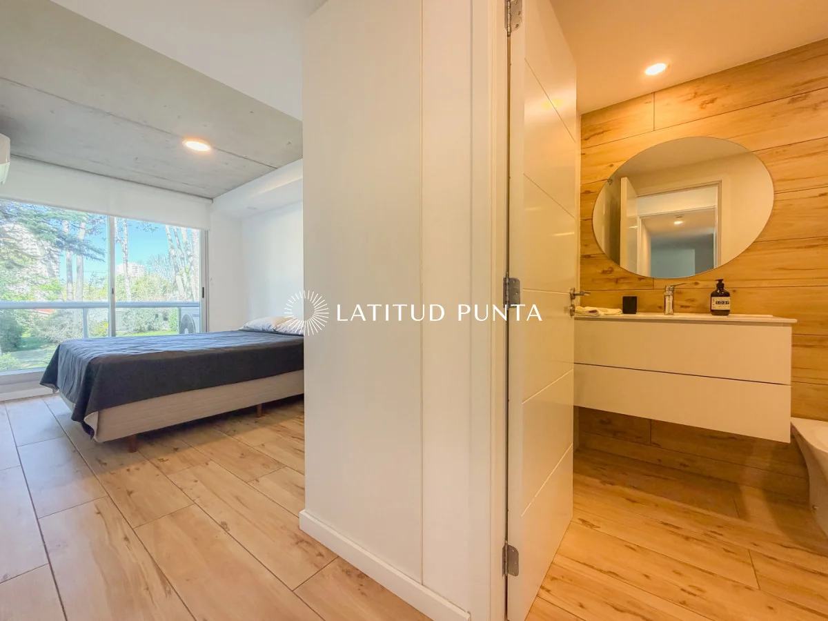 Apartamento en Playa Mansa, propiedad 301540 -Imagen 11