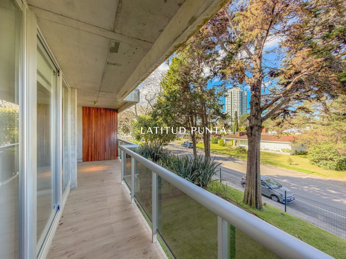 Apartamento en Playa Mansa, propiedad 301540 -Imagen 13