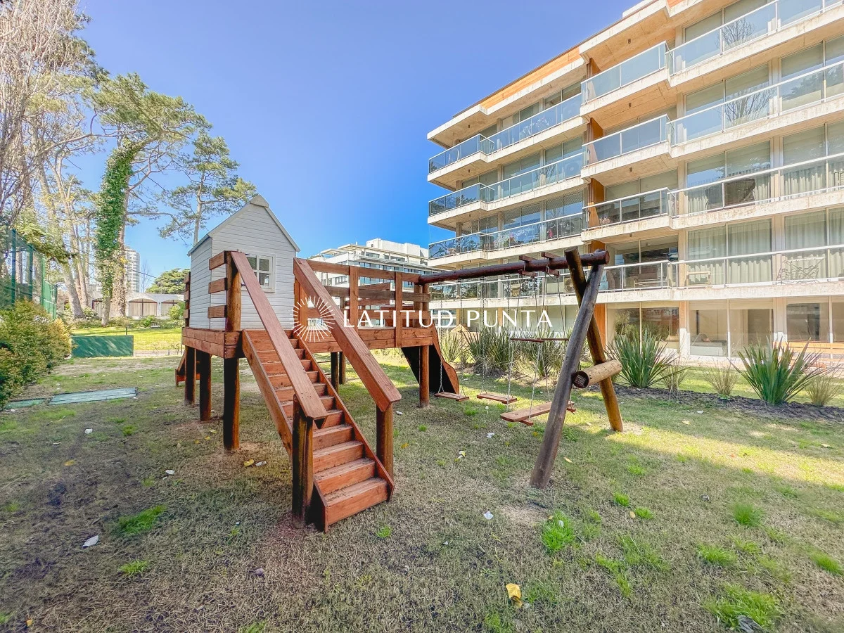 Apartamento en Playa Mansa, propiedad 301540 -Imagen 23