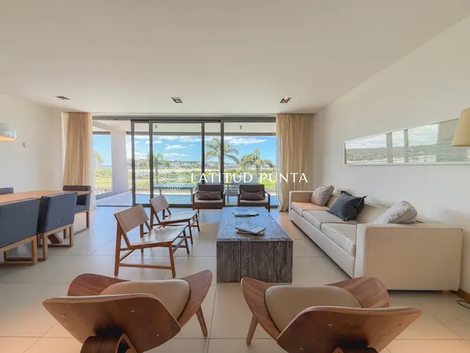 Tiburón Terrazas Barra, 3 suites más dependencia