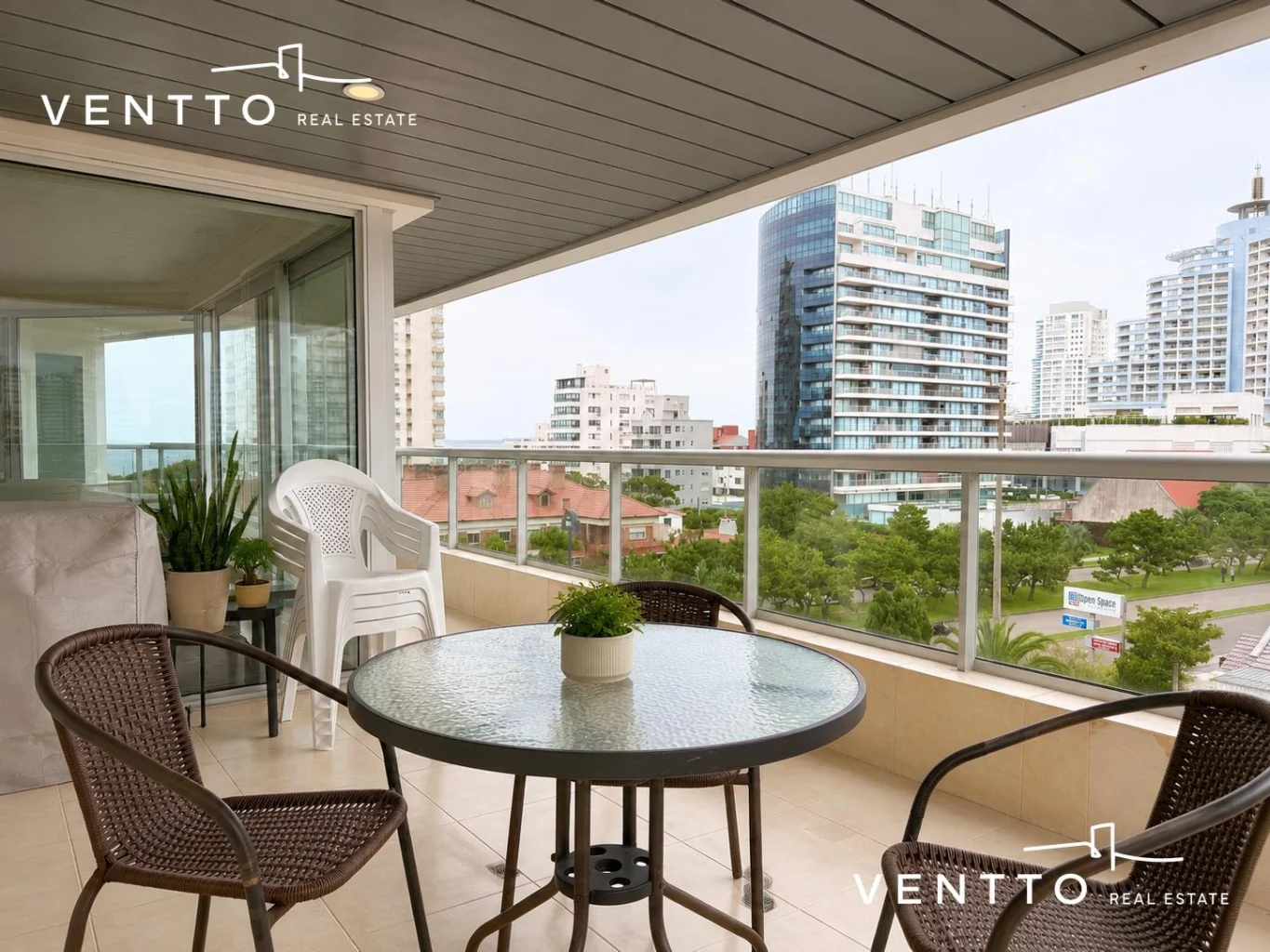 Apartamento en Playa Mansa, propiedad 295397 -Imagen 12