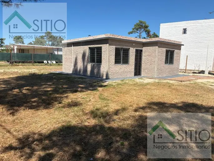 Casa a estrenar en Pinamar Sur — 3 dormitorios
