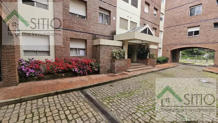 Vendo apartamento de 4 dormitorios y 2 baños en Pque Miramar