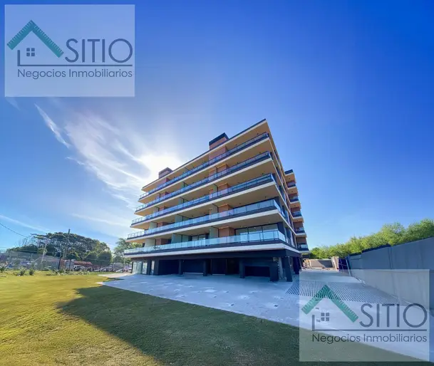 Vendo apartamento a estrenar de 3 dormitorios y 2 baños sobre la Rambla de Shangrila