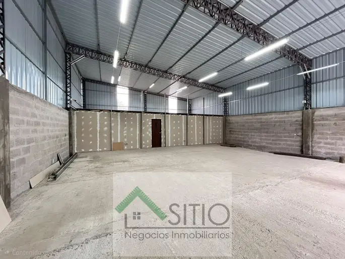 Depósito con apartamento en El Pinar