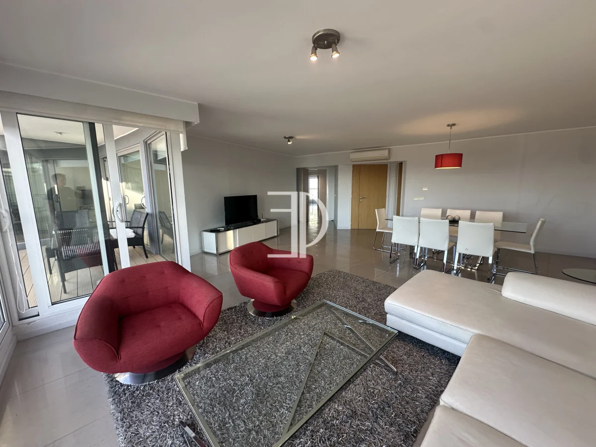 Apartamento en Playa Mansa, propiedad 299136 -Imagen 3