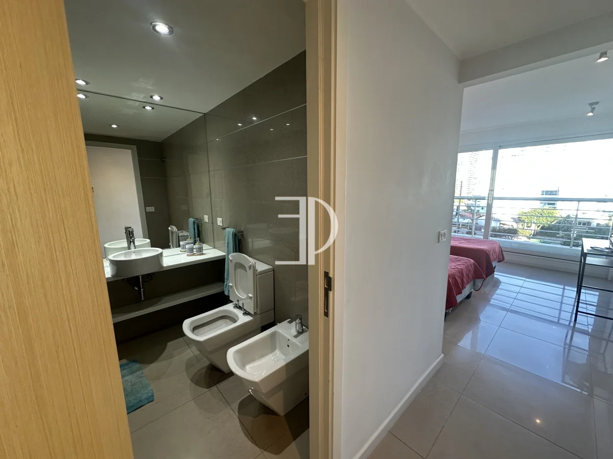 Apartamento en Playa Mansa, propiedad 299136 -Imagen 22