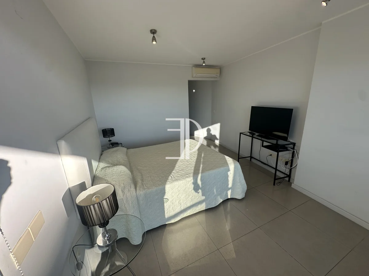 Apartamento en Playa Mansa, propiedad 299136 -Imagen 9