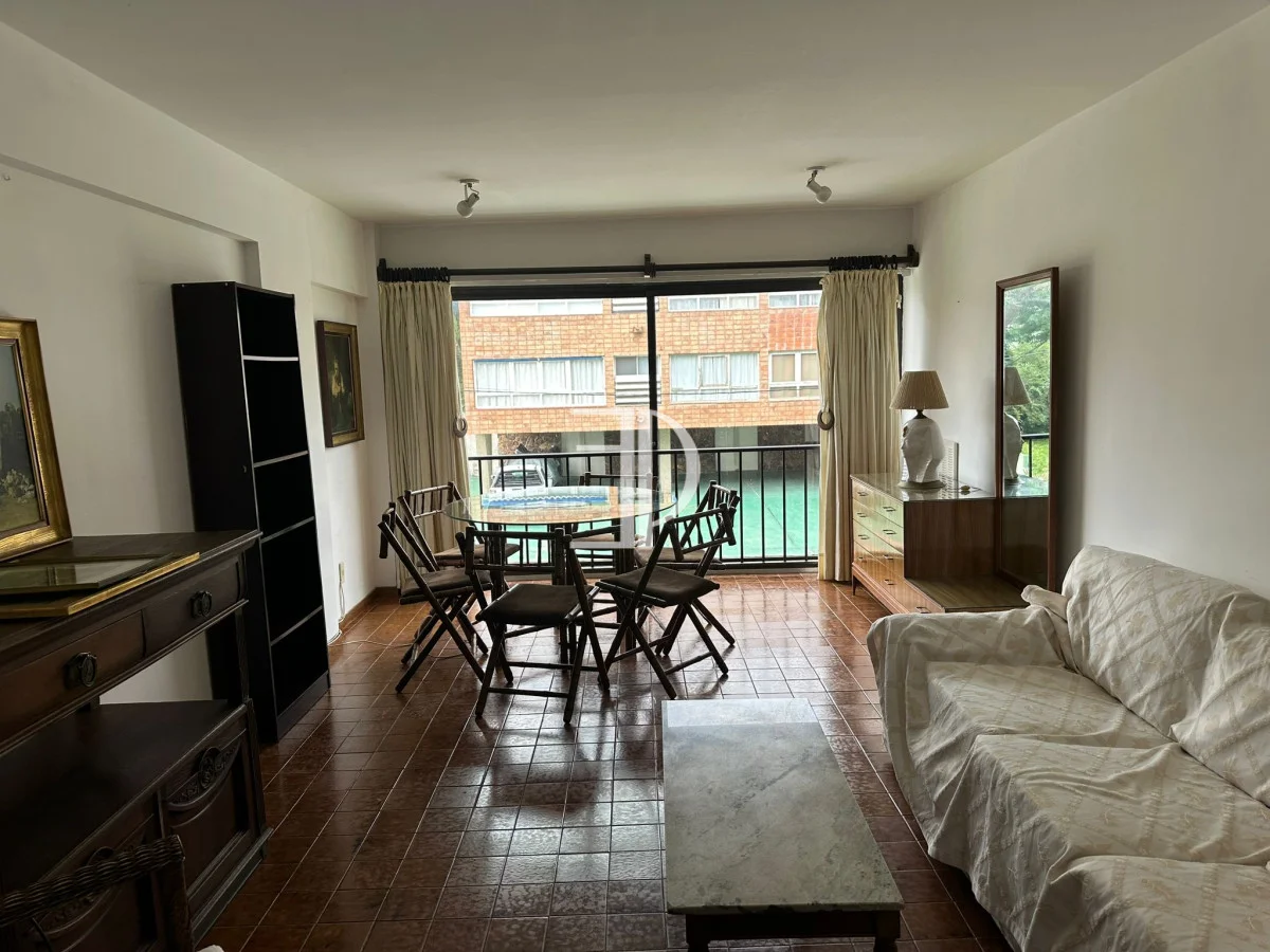 Apartamento en Playa Mansa, propiedad 299137 -Imagen 1