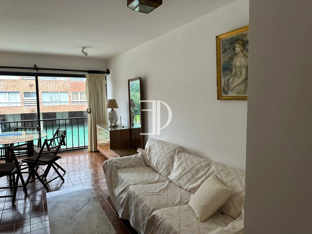 Apartamento en Playa Mansa, propiedad 299137 -Imagen 3