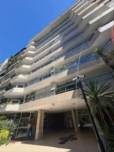 Excelente Apartamento Venta Pocitos 3 dormitorios servicio garaje x 2