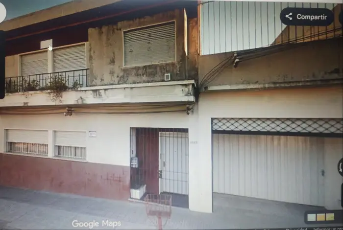 Venta Casa en Padrón Único de 3 dormitorios, 2 baños + Galpón + Garaje para 3 vehículos. MUY BUENA CONSTRUCCIÓN Y UBICACIÓN