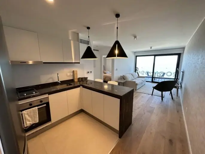 Espectaculares apartamentos en venta sobre la rambla, con vista al mar. 1 y 3 dormitorios.
